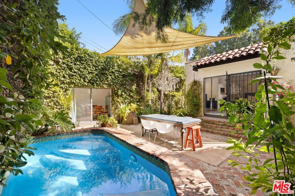 8941 Rosewood Avenue, Los Angeles, CA 90048 — exterior