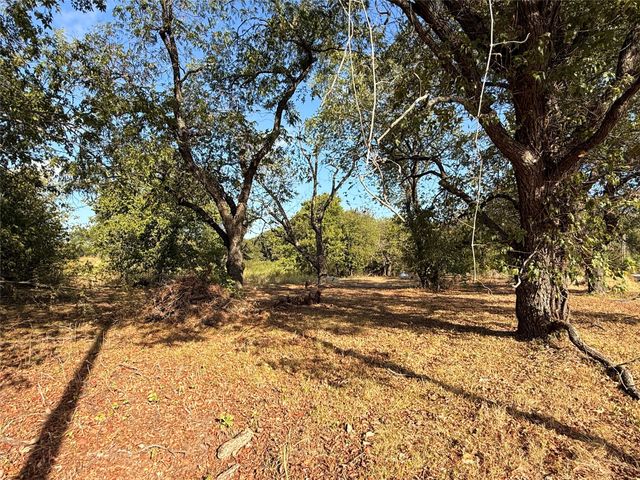 519 N Barron Road, Covington, TX 76636