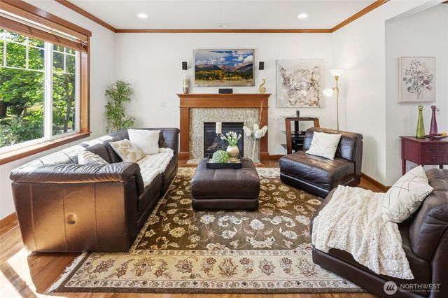 16033 119th Place NE, Bothell, WA 98011