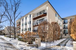 701 Ridge Road 2B, Wilmette, IL 60091