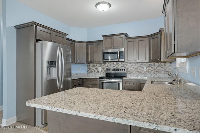 211 Derby Downs Drive, Sneads Ferry, NC 28460