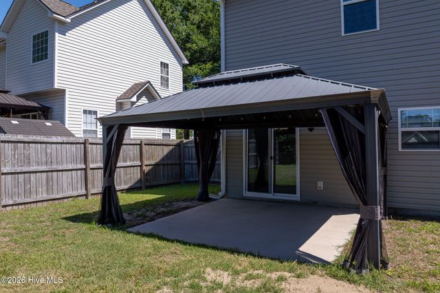 211 Derby Downs Drive, Sneads Ferry, NC 28460