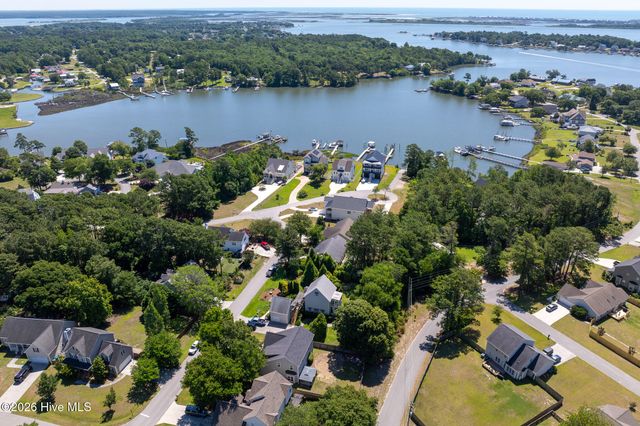 211 Derby Downs Drive, Sneads Ferry, NC 28460