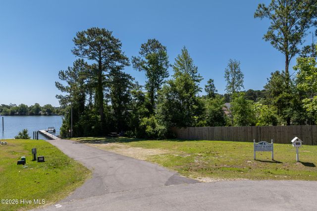 211 Derby Downs Drive, Sneads Ferry, NC 28460