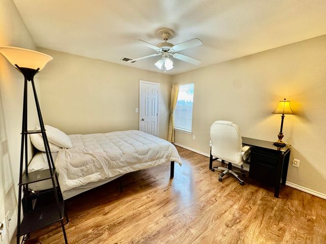 602 N Bangor Avenue, Lubbock, TX 79416