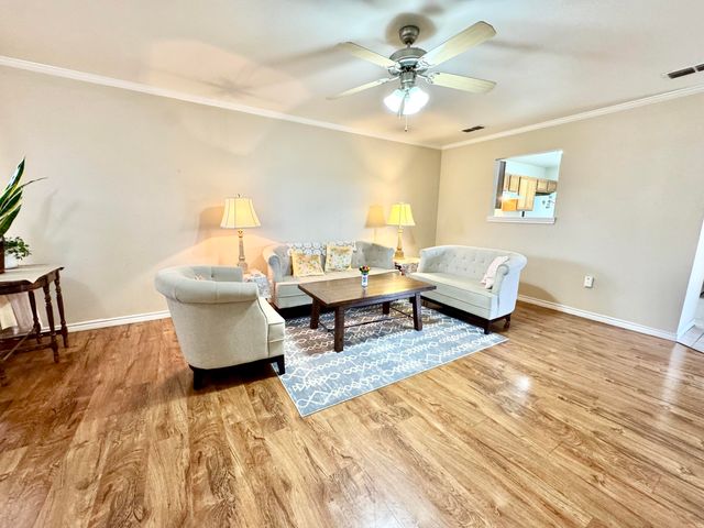 602 N Bangor Avenue, Lubbock, TX 79416