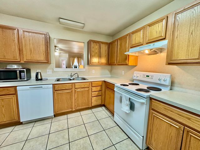 602 N Bangor Avenue, Lubbock, TX 79416