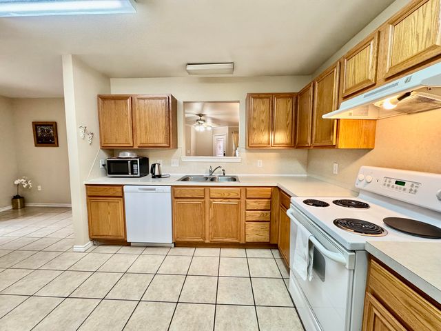 602 N Bangor Avenue, Lubbock, TX 79416