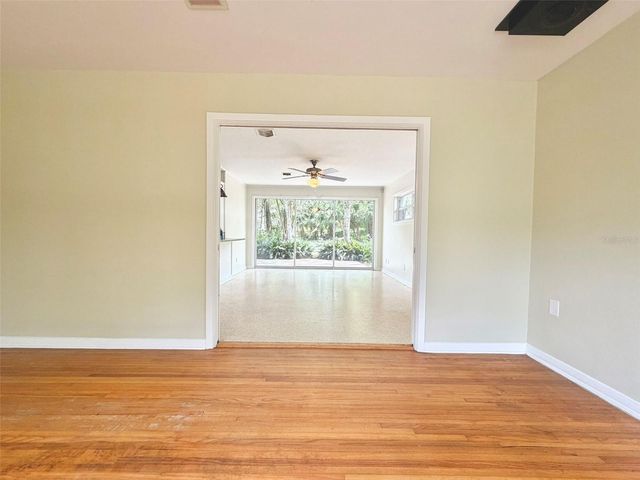 905 NW 36TH AVENUE, Gainesville, FL 32609