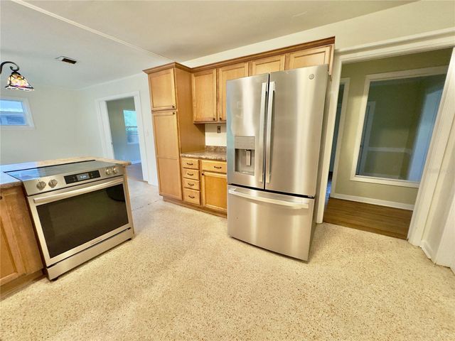 905 NW 36TH AVENUE, Gainesville, FL 32609