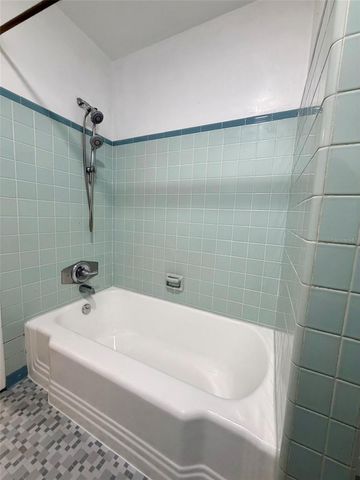 905 NW 36TH AVENUE, Gainesville, FL 32609