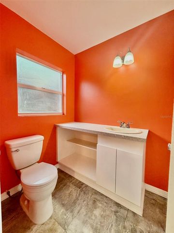 905 NW 36TH AVENUE, Gainesville, FL 32609
