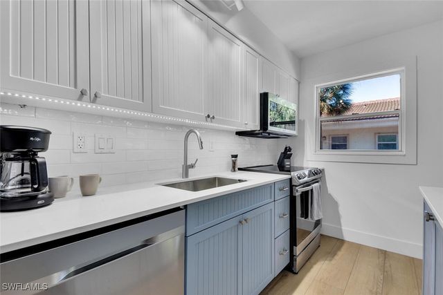 980 7th AVE S 204, Naples, FL 34102