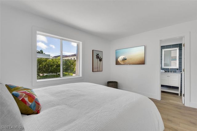 980 7th AVE S 204, Naples, FL 34102