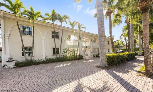 980 7th AVE S 204, Naples, FL 34102