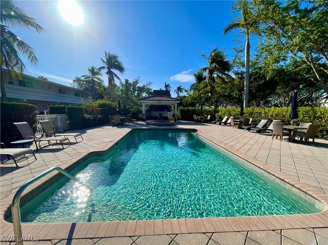 980 7th AVE S 204, Naples, FL 34102