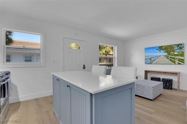 980 7th AVE S 204, Naples, FL 34102