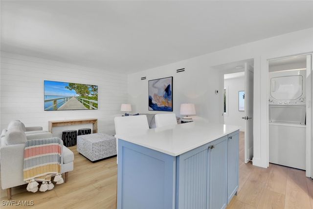 980 7th AVE S 204, Naples, FL 34102