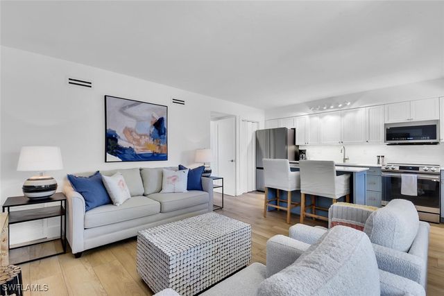 980 7th AVE S 204, Naples, FL 34102