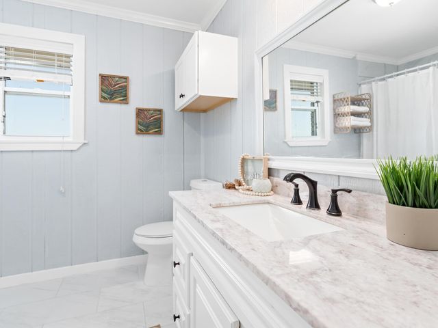 2055 Hwy 87, Crystal Beach, TX 77650