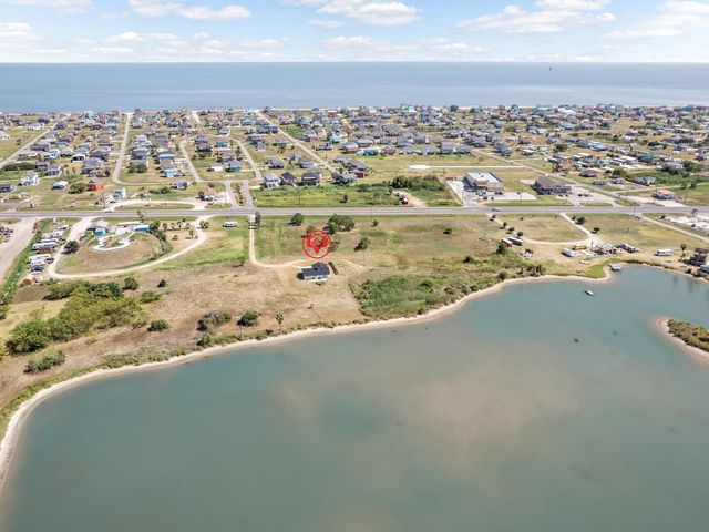 2055 Hwy 87, Crystal Beach, TX 77650