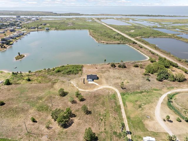 2055 Hwy 87, Crystal Beach, TX 77650