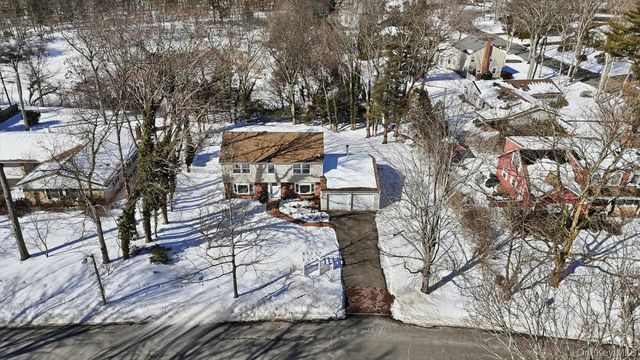 46 Sycamore Circle, Stony Brook, NY 11790