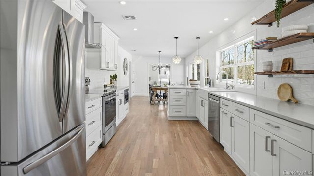 46 Sycamore Circle, Stony Brook, NY 11790