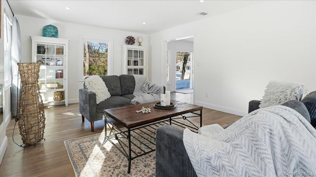 46 Sycamore Circle, Stony Brook, NY 11790