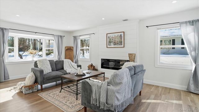 46 Sycamore Circle, Stony Brook, NY 11790