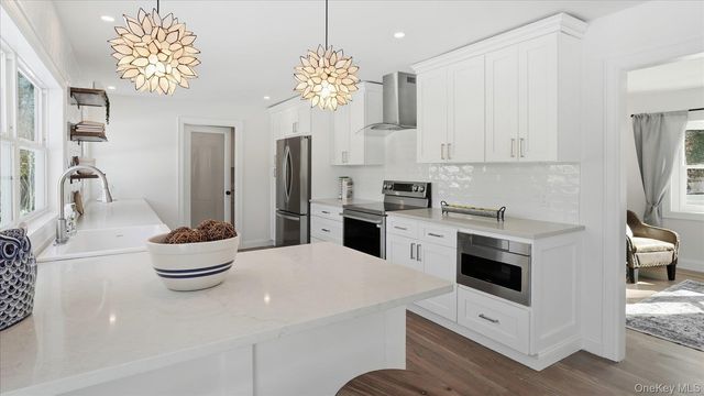 46 Sycamore Circle, Stony Brook, NY 11790