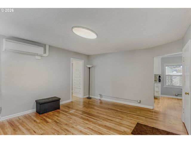 12620 Sw 10TH St, Beaverton, OR 97005