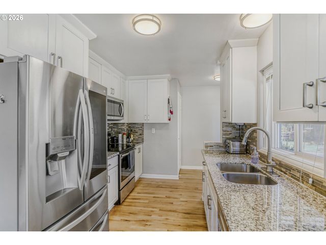 12620 Sw 10TH St, Beaverton, OR 97005