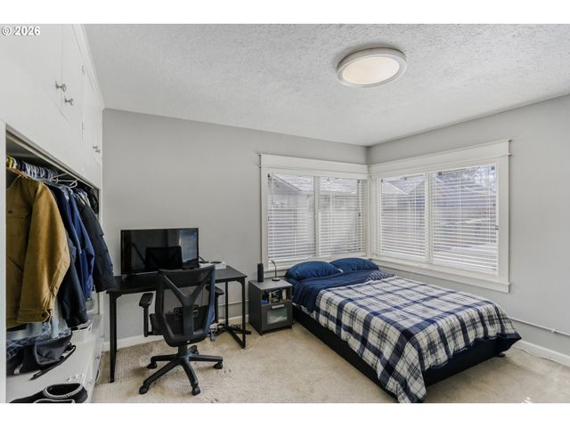 12620 Sw 10TH St, Beaverton, OR 97005