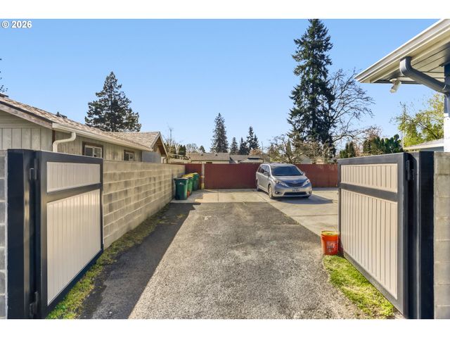 12620 Sw 10TH St, Beaverton, OR 97005