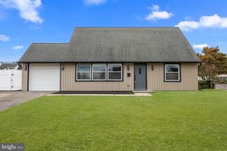 41 JEWEL LN, Levittown, PA 19055