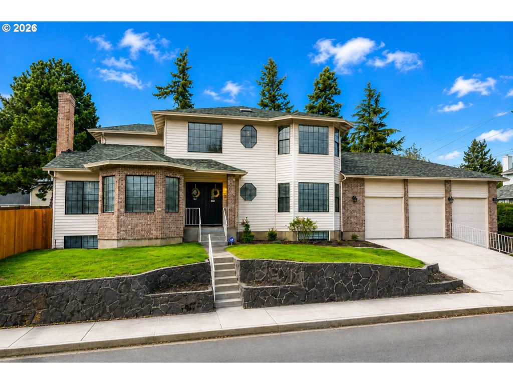16121 Ne SAN RAFAEL St, Portland, OR 97230