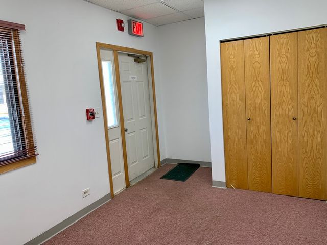 27W281 Geneva Road D-J, Winfield, IL 60190