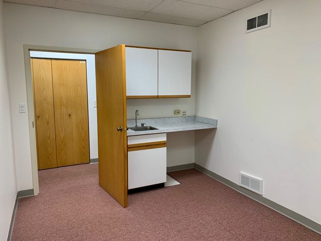 27W281 Geneva Road D-J, Winfield, IL 60190