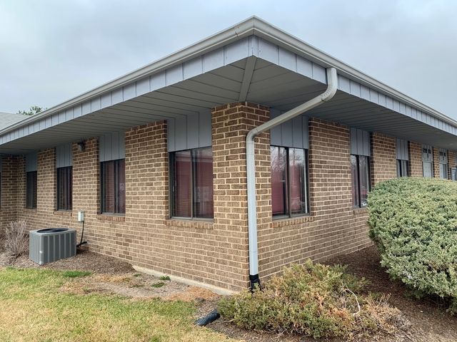 27W281 Geneva Road D-J, Winfield, IL 60190