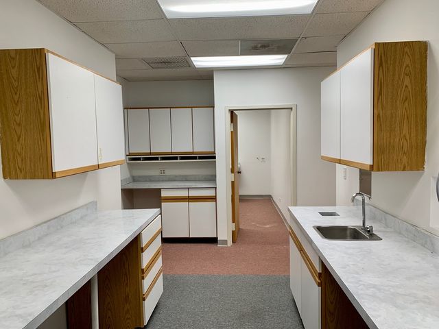 27W281 Geneva Road D-J, Winfield, IL 60190