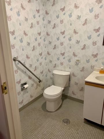 27W281 Geneva Road D-J, Winfield, IL 60190