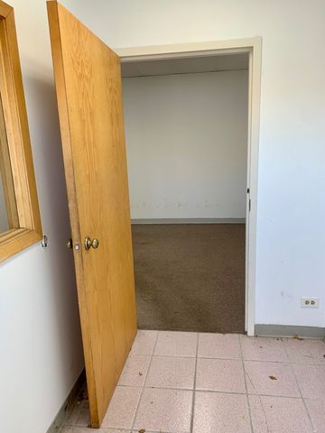 27W281 Geneva Road D-J, Winfield, IL 60190