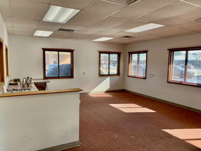 27W281 Geneva Road D-J, Winfield, IL 60190