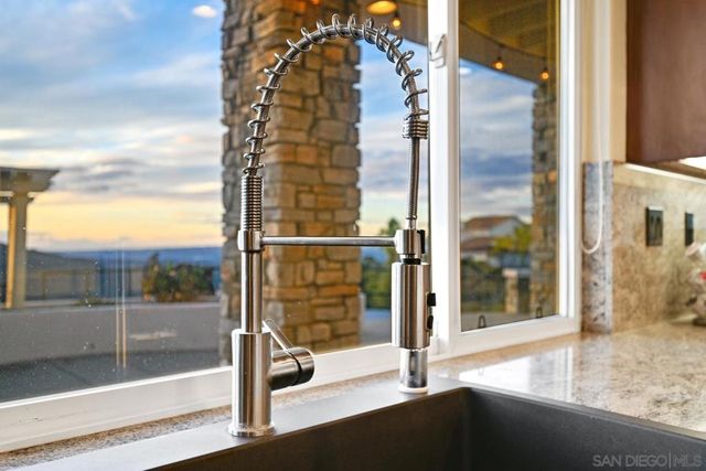 29190 Crystal Ridge Ct, Escondido, CA 92026