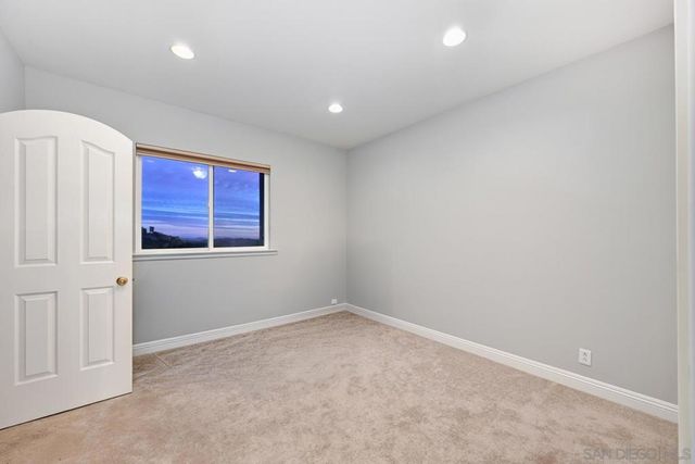 29190 Crystal Ridge Ct, Escondido, CA 92026