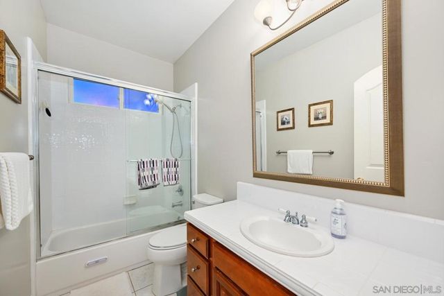 29190 Crystal Ridge Ct, Escondido, CA 92026