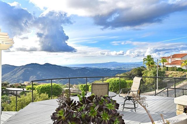 29190 Crystal Ridge Ct, Escondido, CA 92026