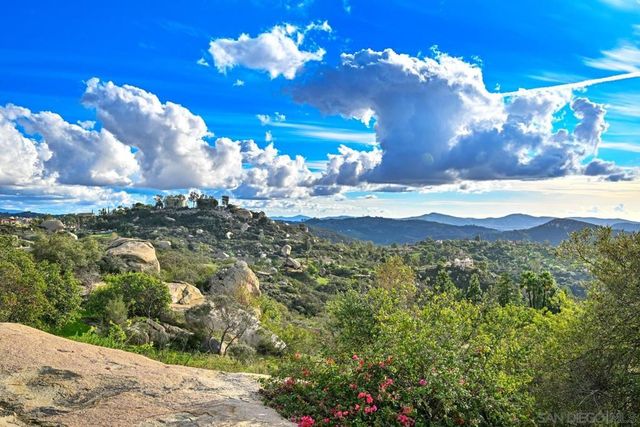 29190 Crystal Ridge Ct, Escondido, CA 92026