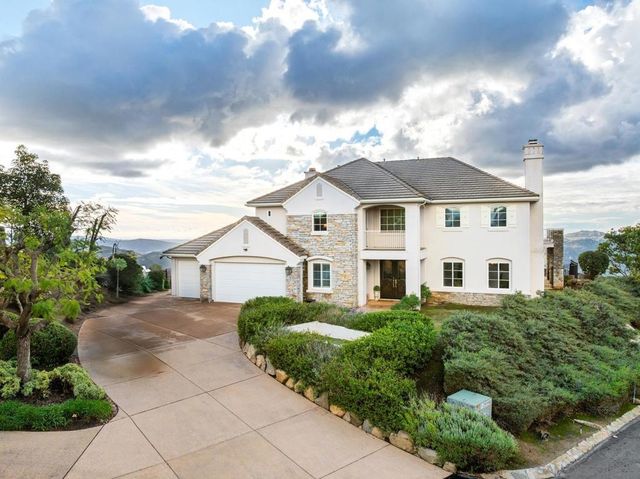 29190 Crystal Ridge Ct, Escondido, CA 92026